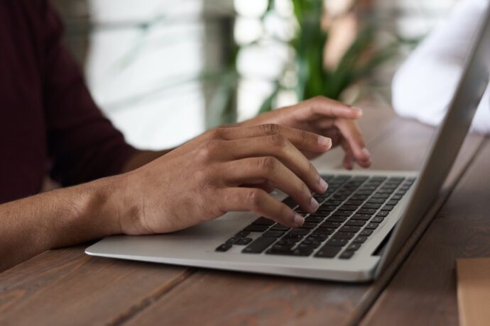 Keep your callers hooked with these five unique on hold message script ideas